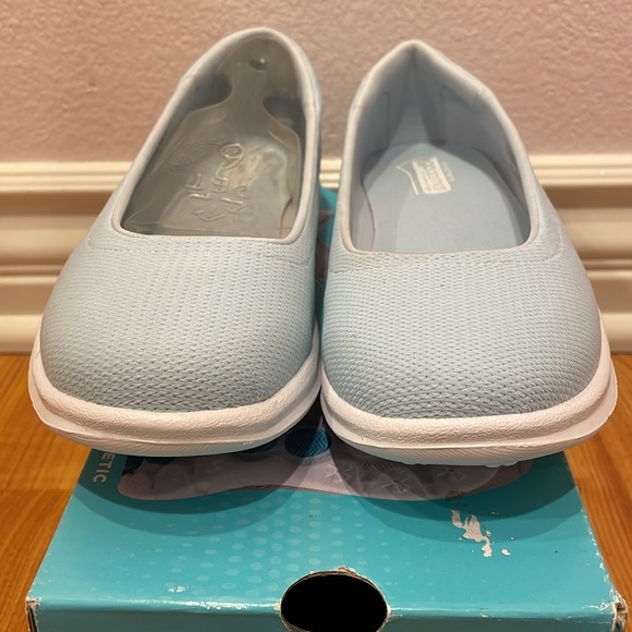 ‼️Skechers GOSTEP 👟 ‼️🤍🩵 - Picture 14 of 15